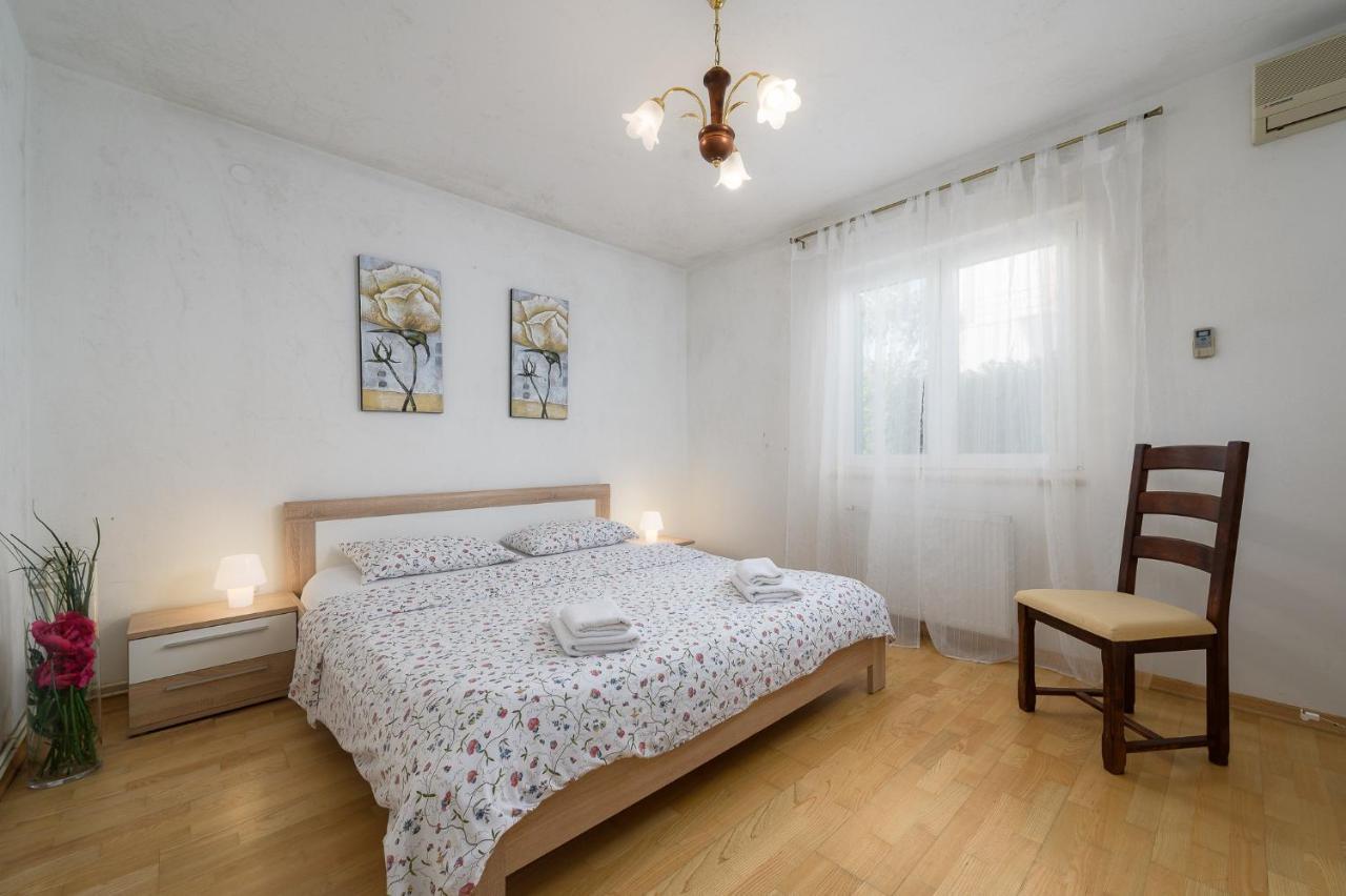 Apartman Inteuro Пореч Екстериор снимка